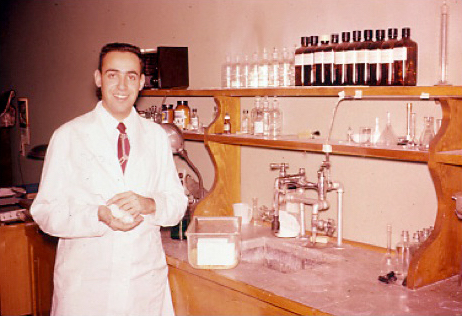 Hal Wolf in lab