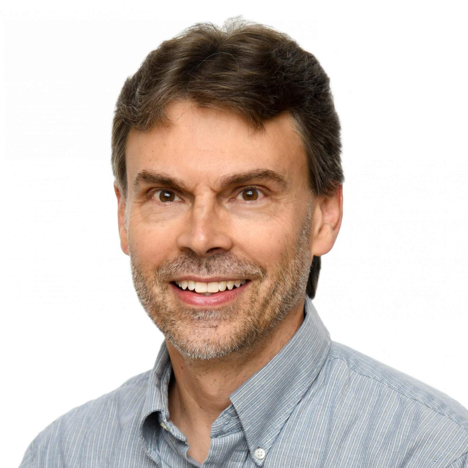 Dr. Philip Moos headshot faculty